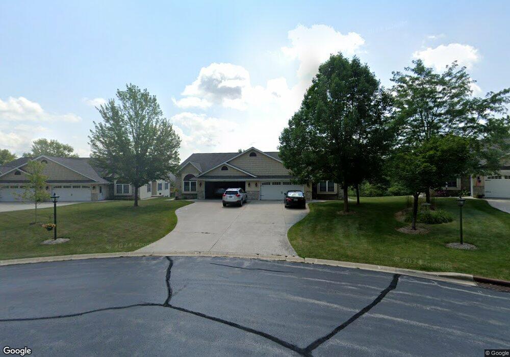 455 Nature Haven Blvd unit 8, Kewaskum, WI 53040 - photo 1