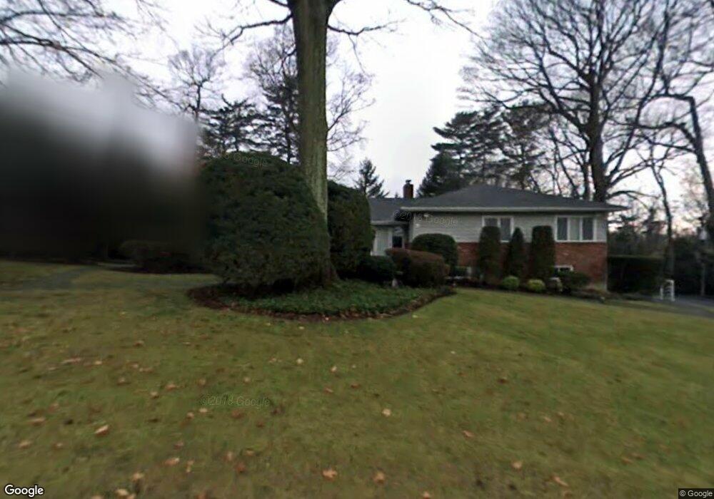 2 Melby Ln unit A, Roslyn, NY 11576 - photo 1