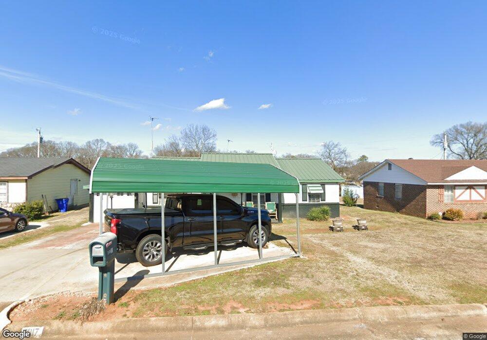 1017 Spring Ct, Florence, AL 35630 - photo 1