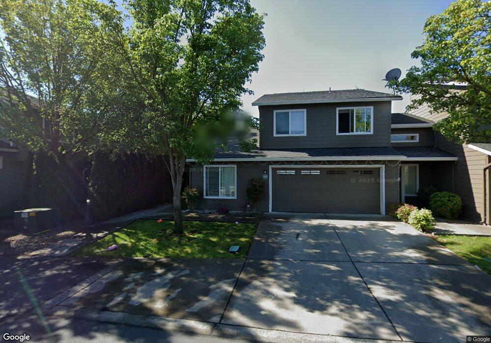 2559 Mistletoe Ct, Central Point, OR 97502 - photo 1