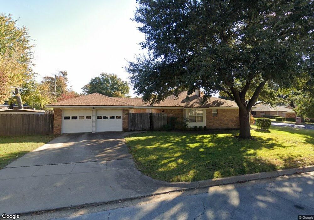 236 Norwich Dr, Hurst, TX 76054 - photo 1