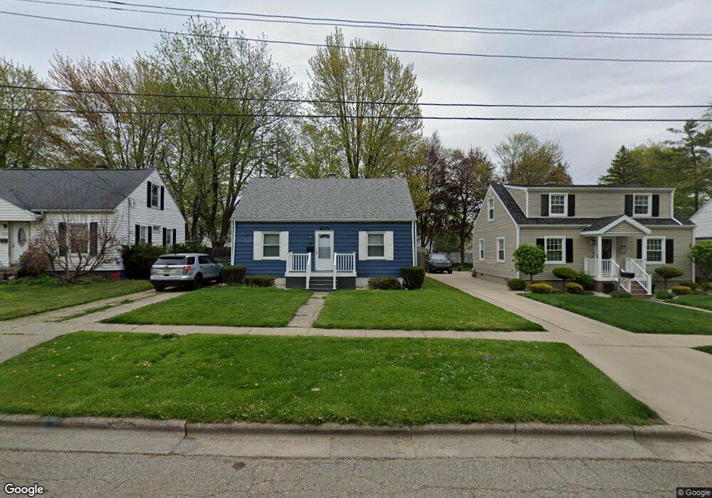 610 Lenawee St, Adrian, MI 49221 - photo 1