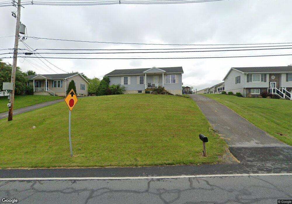 1152 Hollywell Ave, Chambersburg, PA 17201 - photo 1