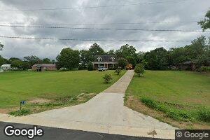 67 S Collins St, Reynolds, GA 31076