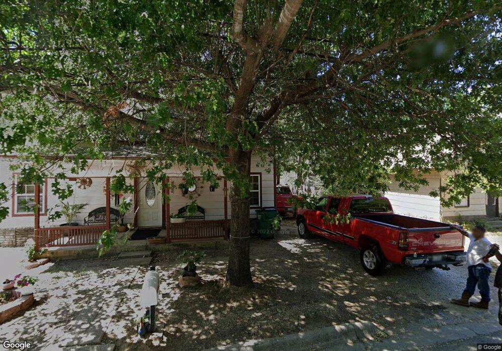 902 E Scott St, Gainesville, TX 76240 - photo 1