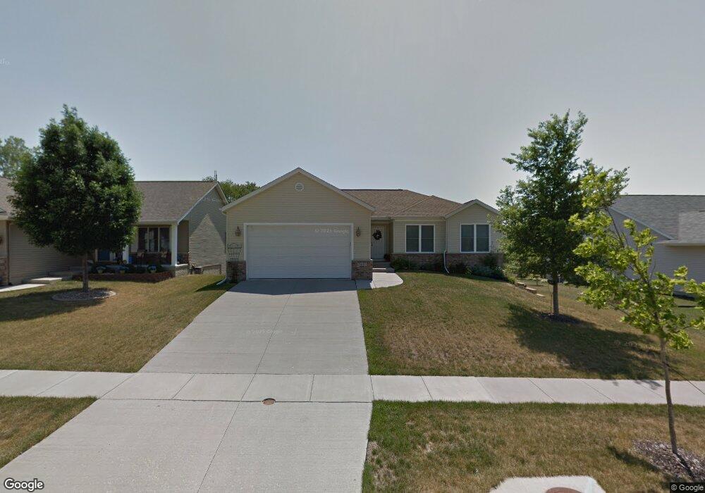 1409 Wolf Dr NW, Cedar Rapids, IA 52405 - photo 1