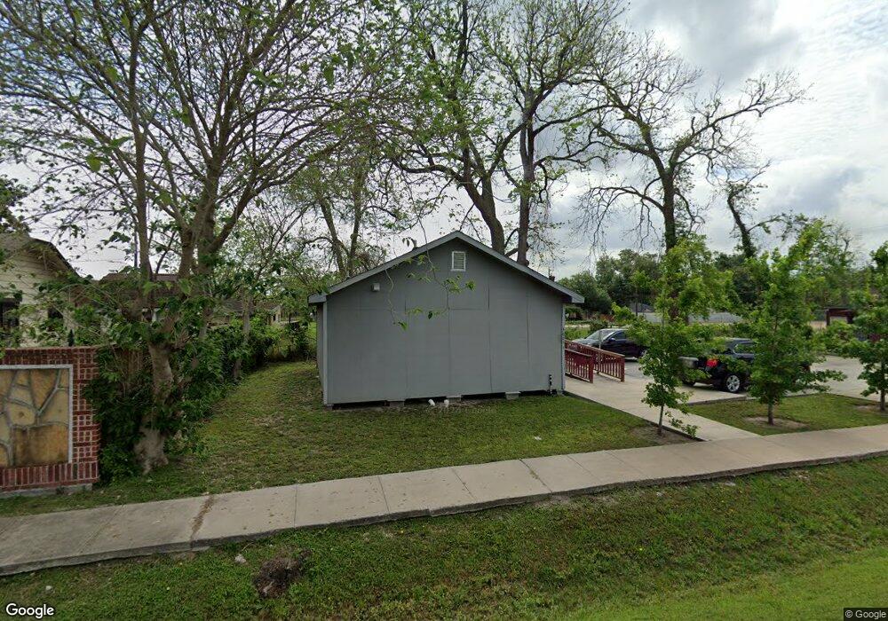 3001 Bay St, Houston, TX 77026 - photo 1