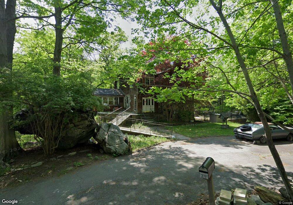 39 Riverside Dr, Trumbull, CT 06611 - photo 1