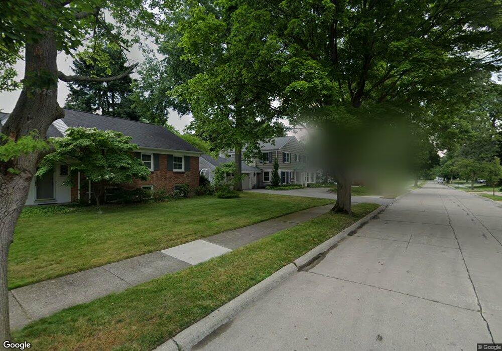 38 Lakecrest Ln, Grosse Pointe Farms, MI 48236 - photo 1