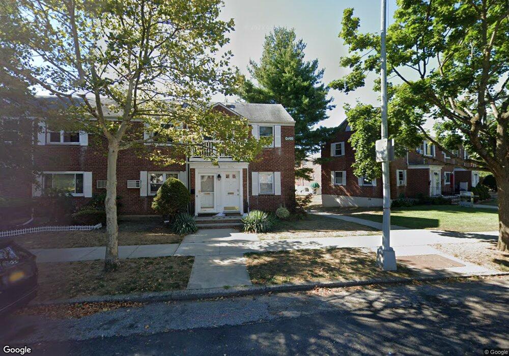 261-02 Langston Ave unit E-2, Glen Oaks, NY 11004 - photo 1