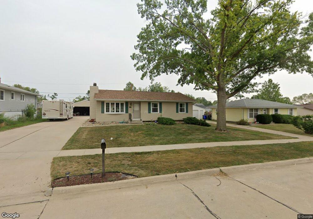 2331 25th St SW, Cedar Rapids, IA 52404 - photo 1