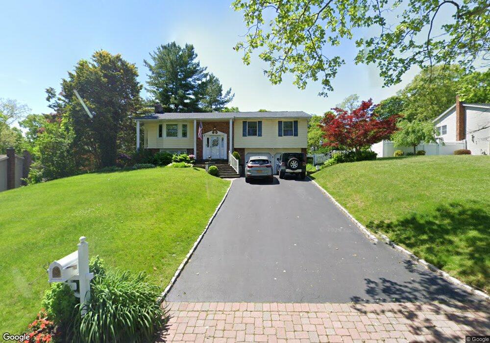 16 Chassyl Rd, ComMacK, NY 11725 - photo 1