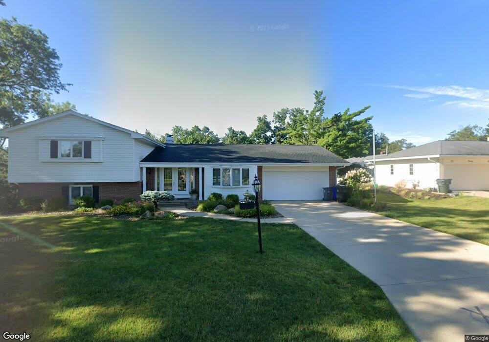 294 Lamplite Ln SE, Cedar Rapids, IA 52403 - photo 1