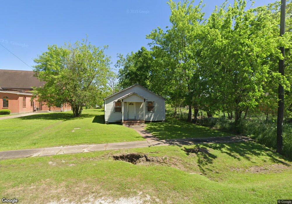 2711 Avenue B, Bay City, TX 77414 - photo 1