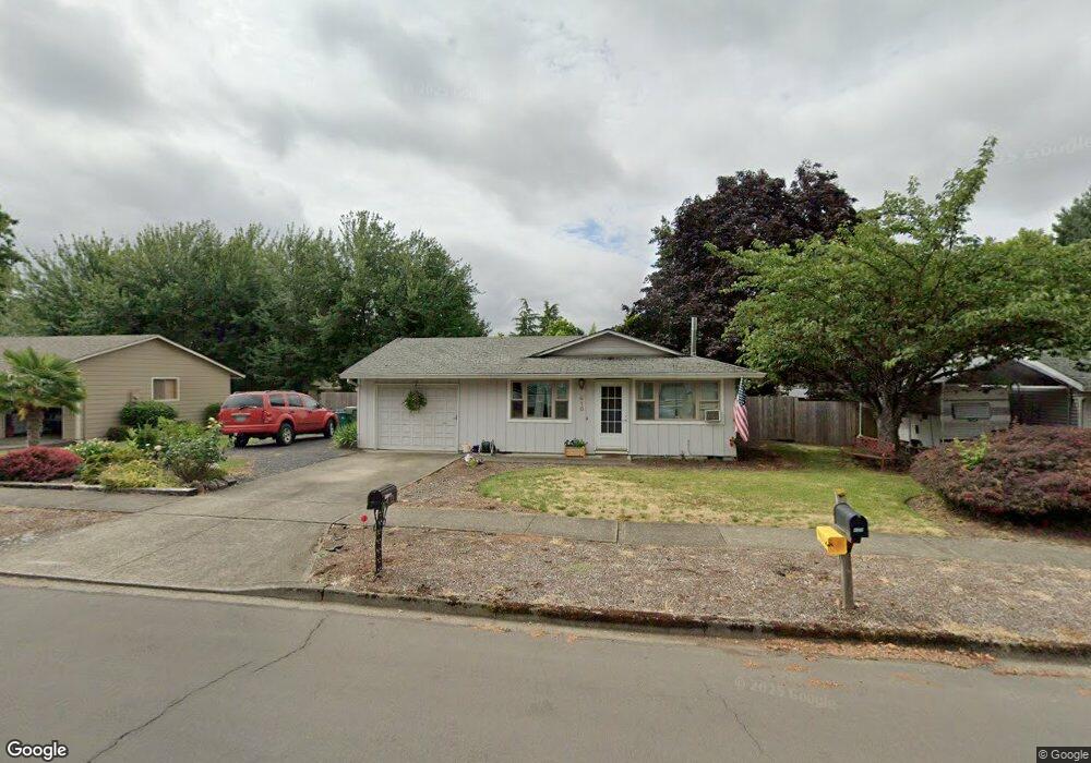 410 Cambridge Dr, Newberg, OR 97132 - photo 1