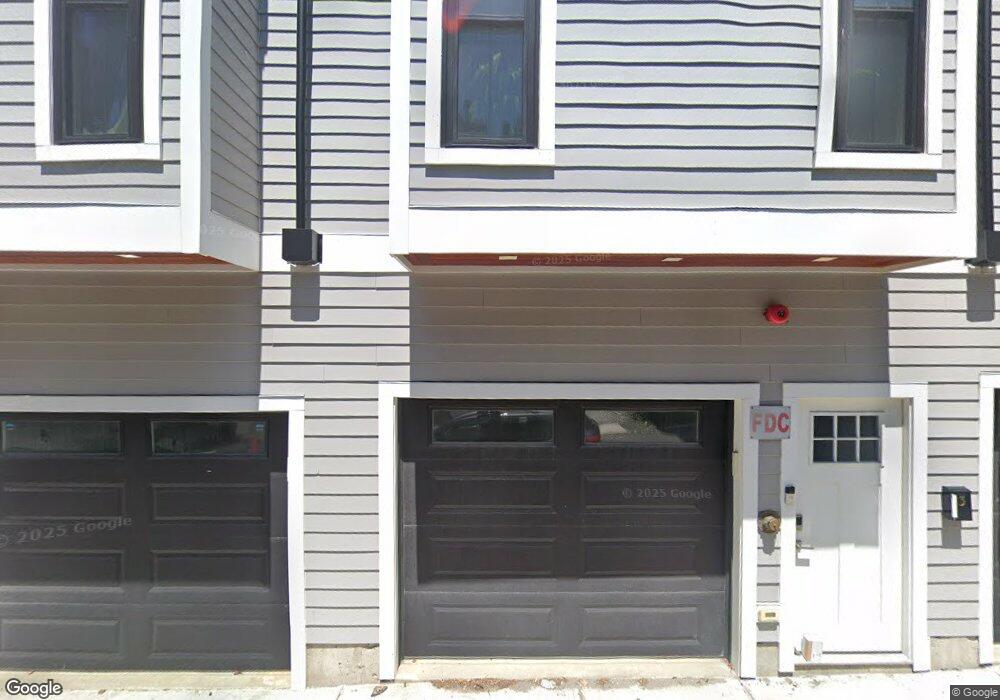 3 Lamson Ct unit 4, Boston, MA 02128 - photo 1