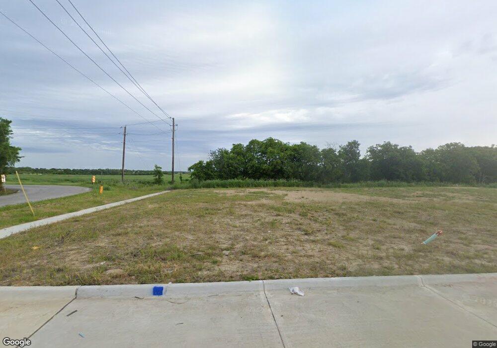 522 N Country Meadow Cir, Cleburne, TX 76033 - photo 1