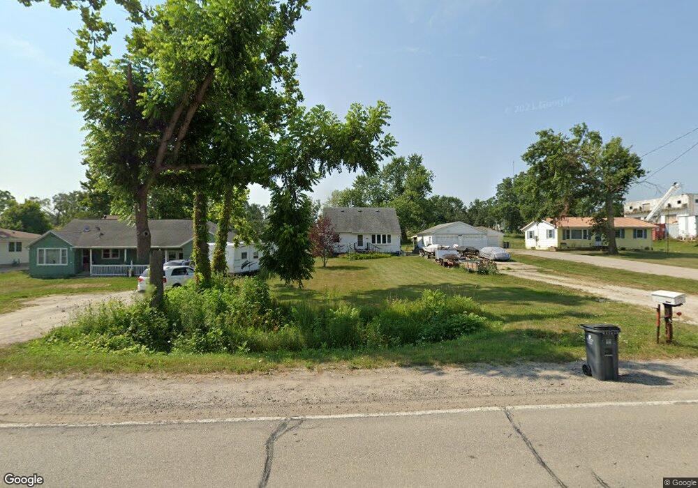 3911 F Ave NW, Cedar Rapids, IA 52405 - photo 1