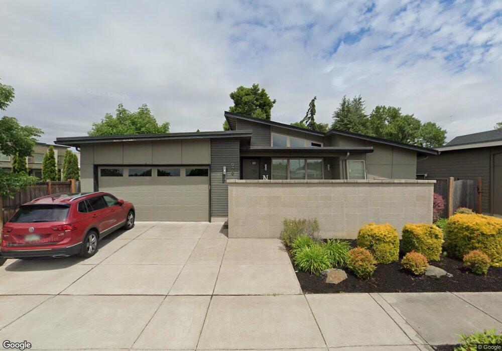 979 Lorella Ave, Eugene, OR 97401 - photo 1