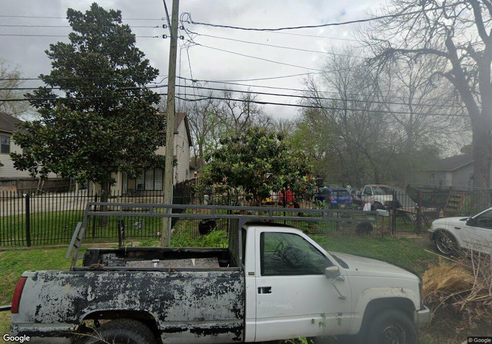 215 Heaney Dr, Houston, TX 77076 - photo 1