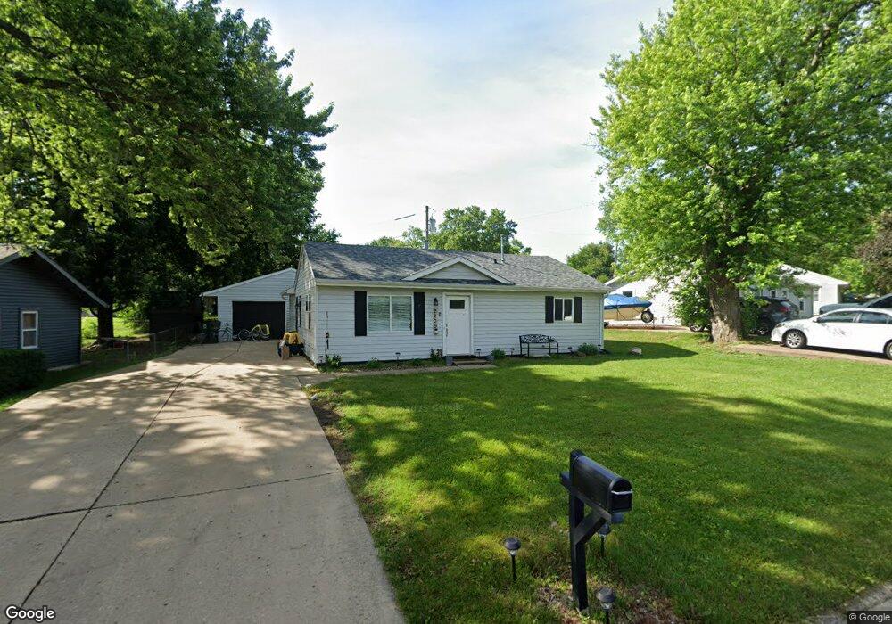 2205 W 75th Place, Davenport, IA 52806 - photo 1