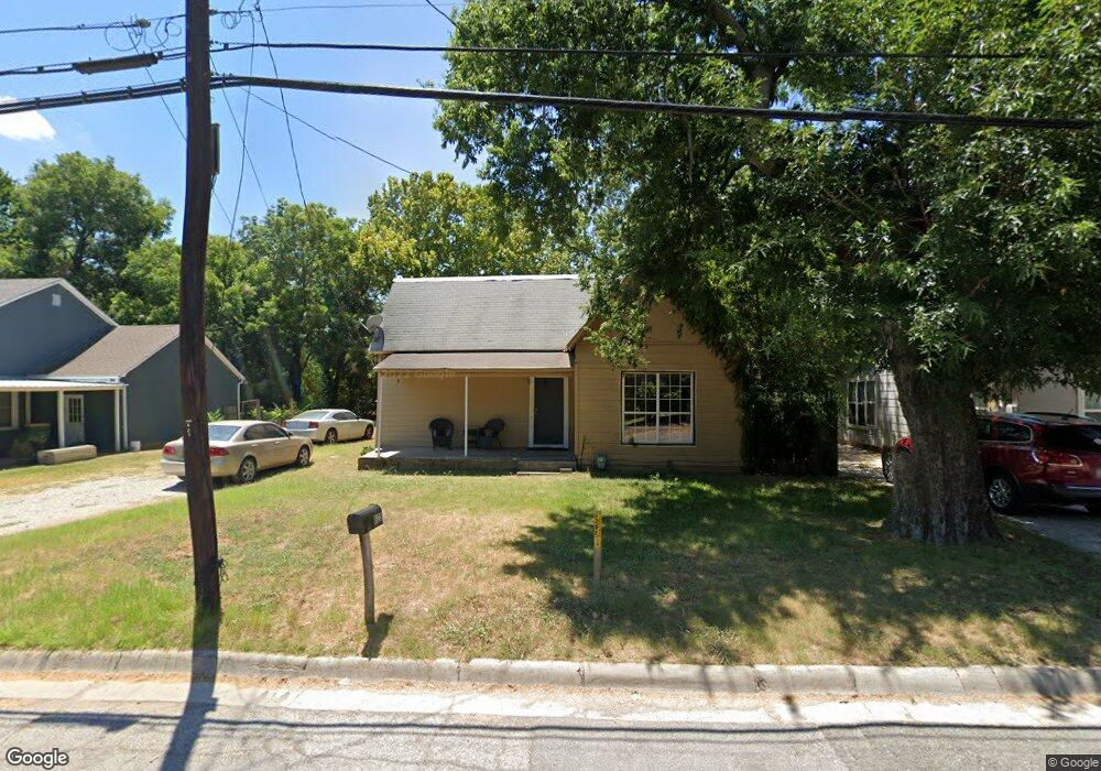 823 N Morris St, Gainesville, TX 76240 - photo 1