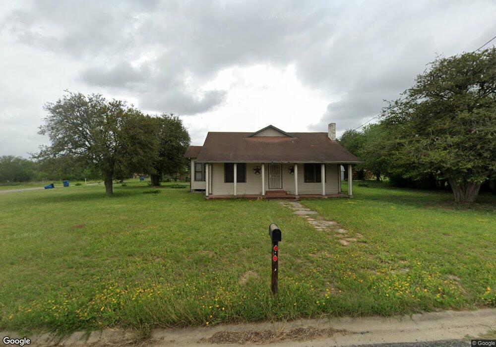 700 W Huntington St, Beeville, TX 78102 - photo 1
