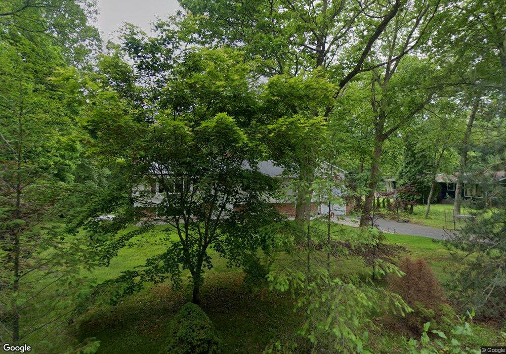 625 Schoolhouse Ln, Orange, CT 06477 - photo 1