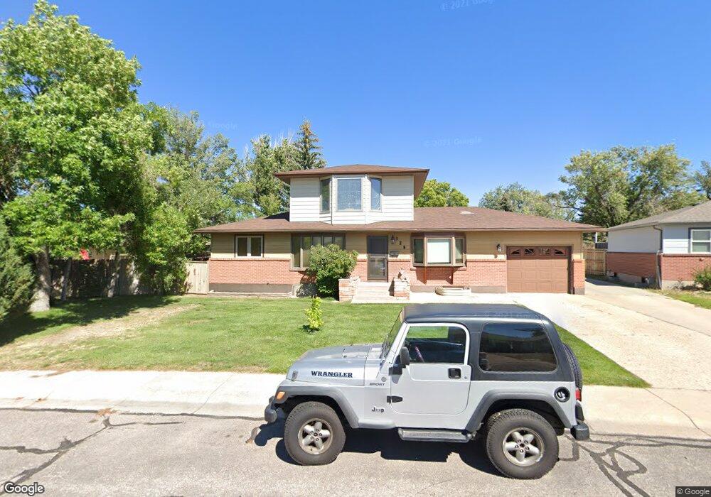 929 Mcgovern Ave, Cheyenne, WY 82001 - photo 1