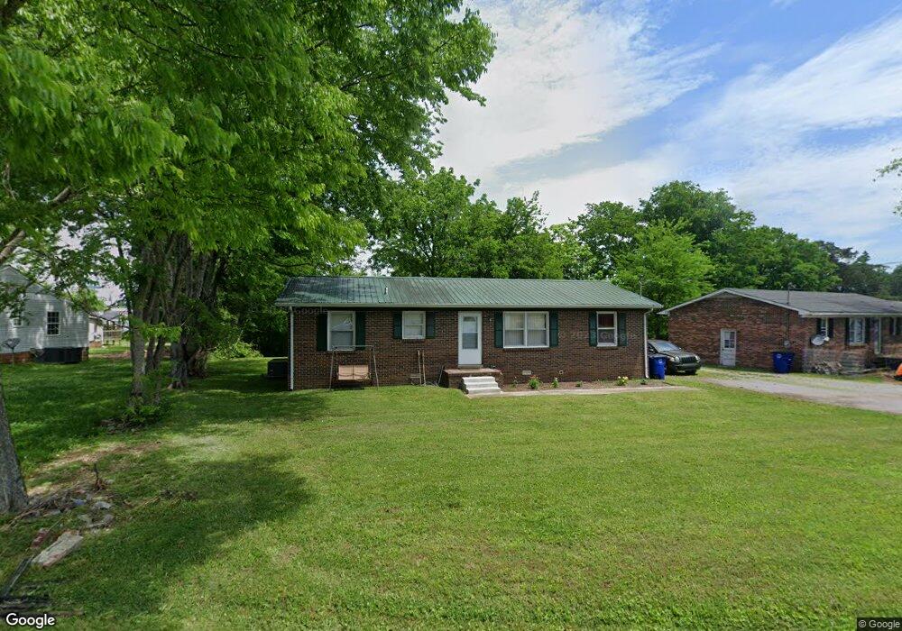 323 Maplewood Dr, Shelbyville, TN 37160 - photo 1