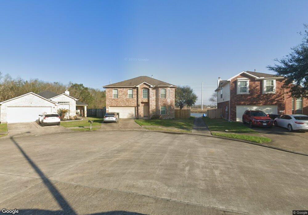 689 Columbia St, Alvin, TX 77511 - photo 1