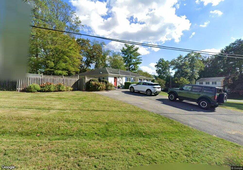 7608 Glennon Dr, Bethesda, MD 20817 - photo 1