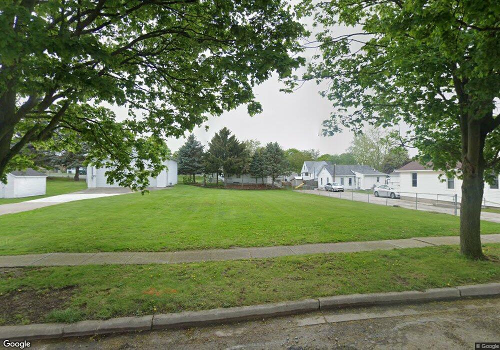 836 Howell Ave, Adrian, MI 49221 - photo 1