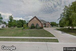 92 Parkview Dr, Eldridge, IA 52748