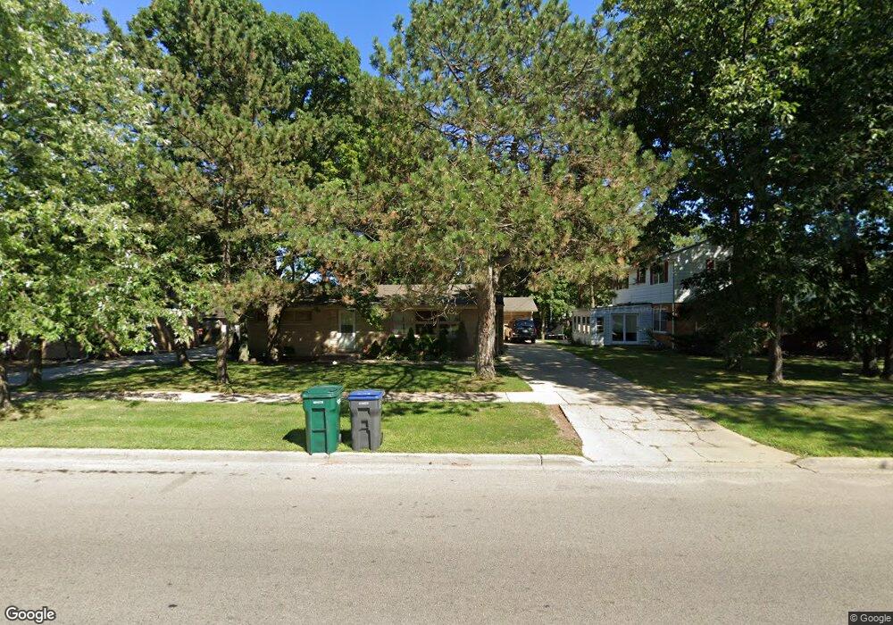 335 N Mcaree Rd, Waukegan, IL 60085 - photo 1