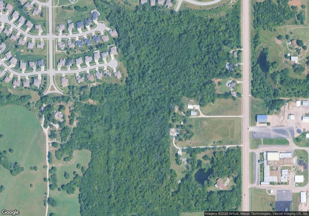 4913 SW Shenandoah Rd, Topeka, KS 66610 - photo 1