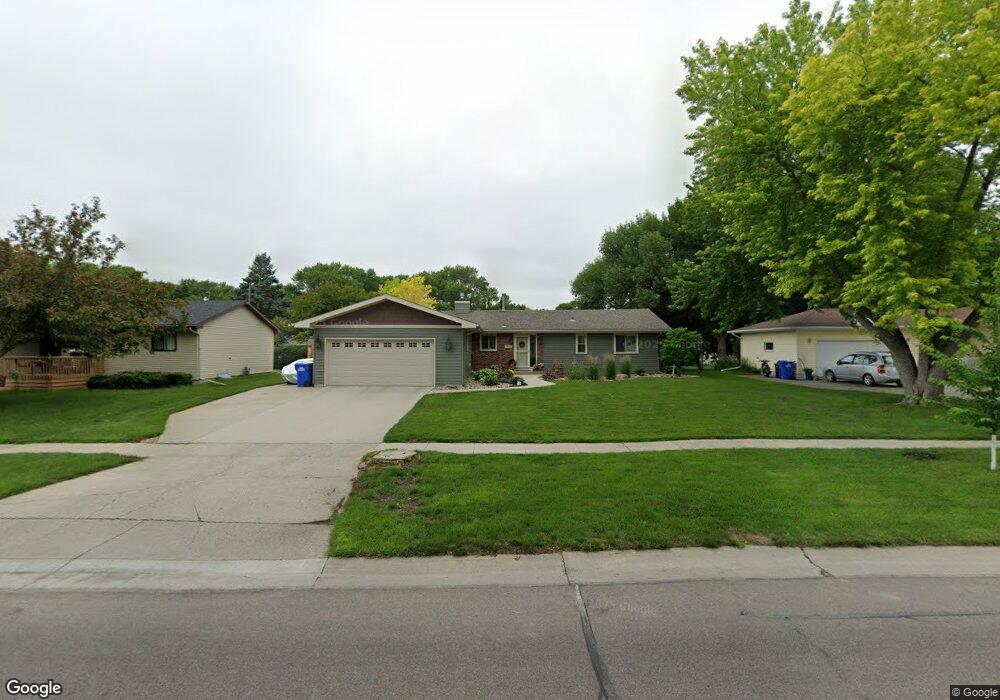 3220 Elm St N, Fargo, ND 58102 - photo 1