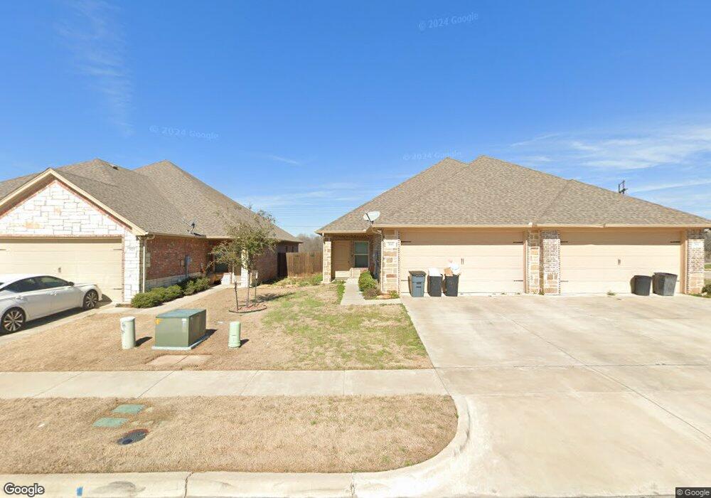 303 Amethyst Ct, Granbury, TX 76049 - photo 1