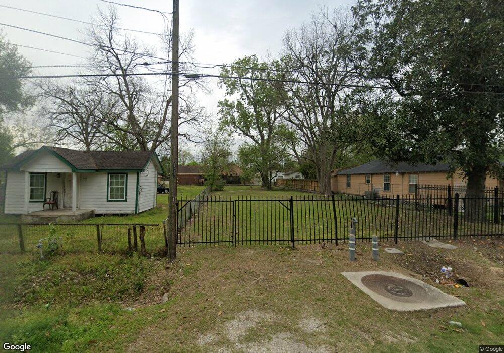 977 Dolly Wright St, Houston, TX 77088 - photo 1