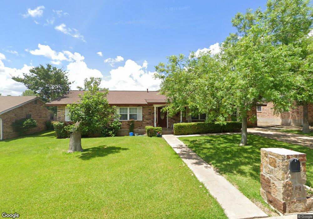 205 Westmoor St, Fredericksburg, TX 78624 - photo 1