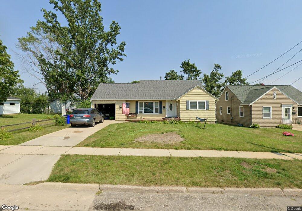 245 22nd St NW, Cedar Rapids, IA 52405 - photo 1