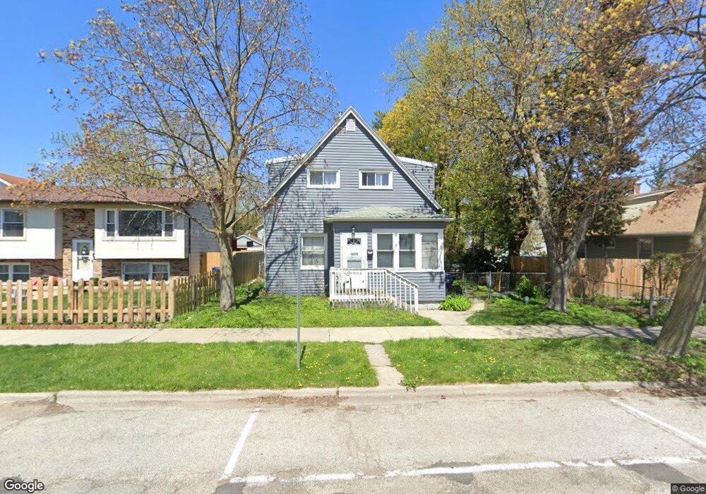 1424 Lloyd Ave, Waukegan, IL 60085 - photo 1
