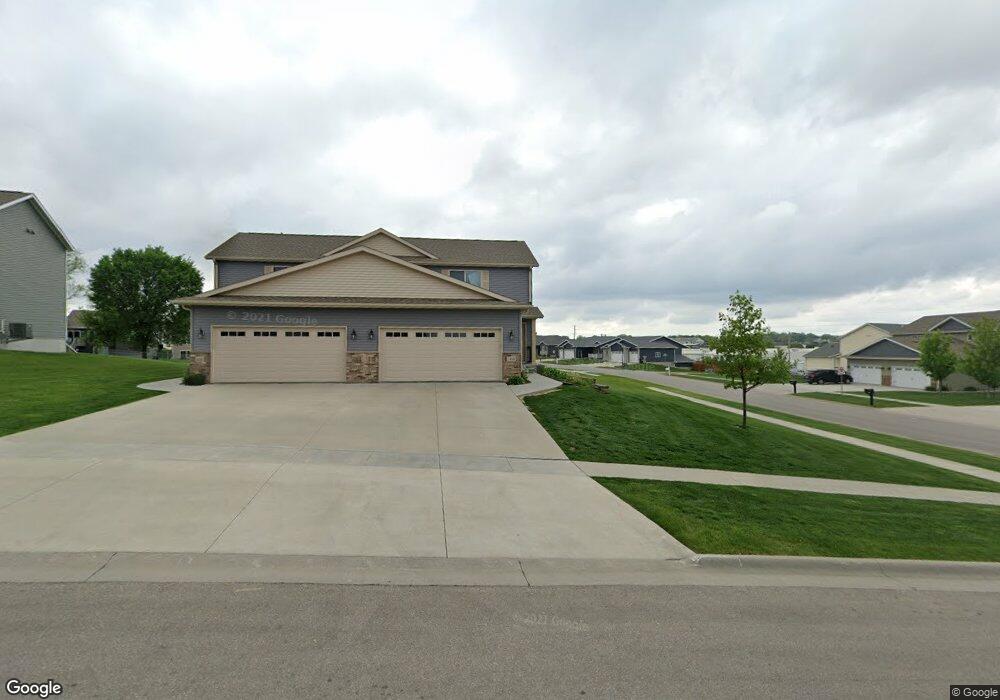 4104 Mourning Dove Dr, Waterloo, IA 50702 - photo 1