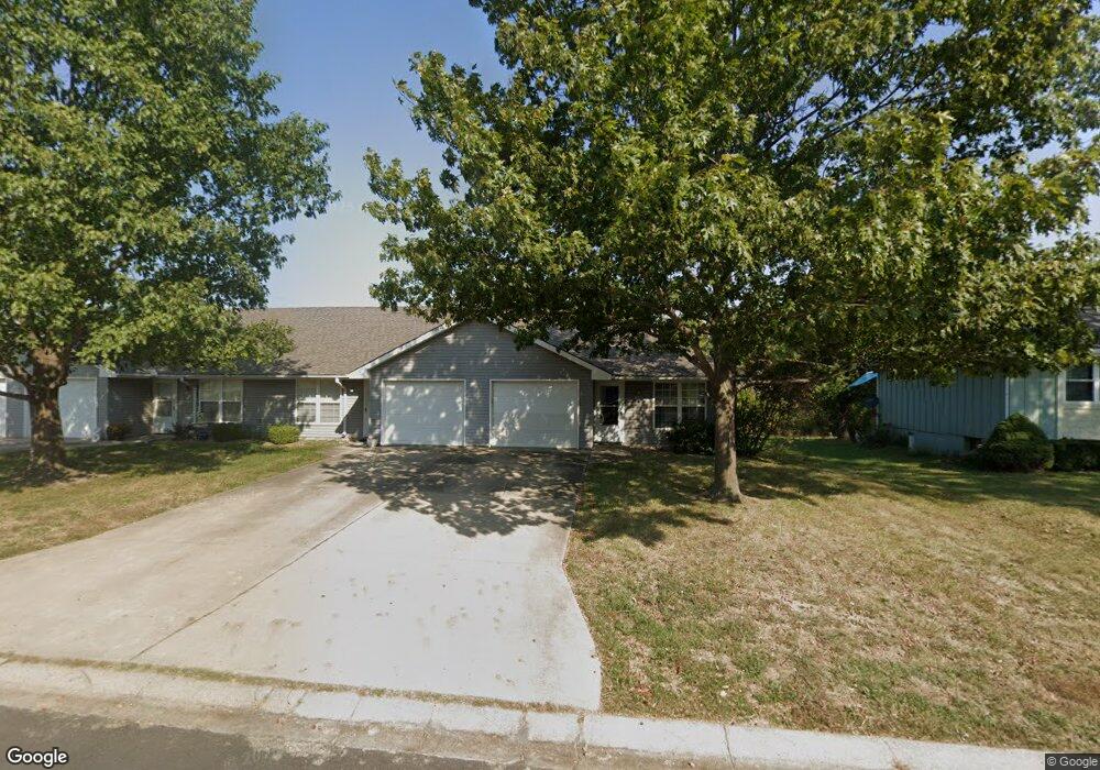 104 SE 21st St unit A, Oak Grove, MO 64075 - photo 1