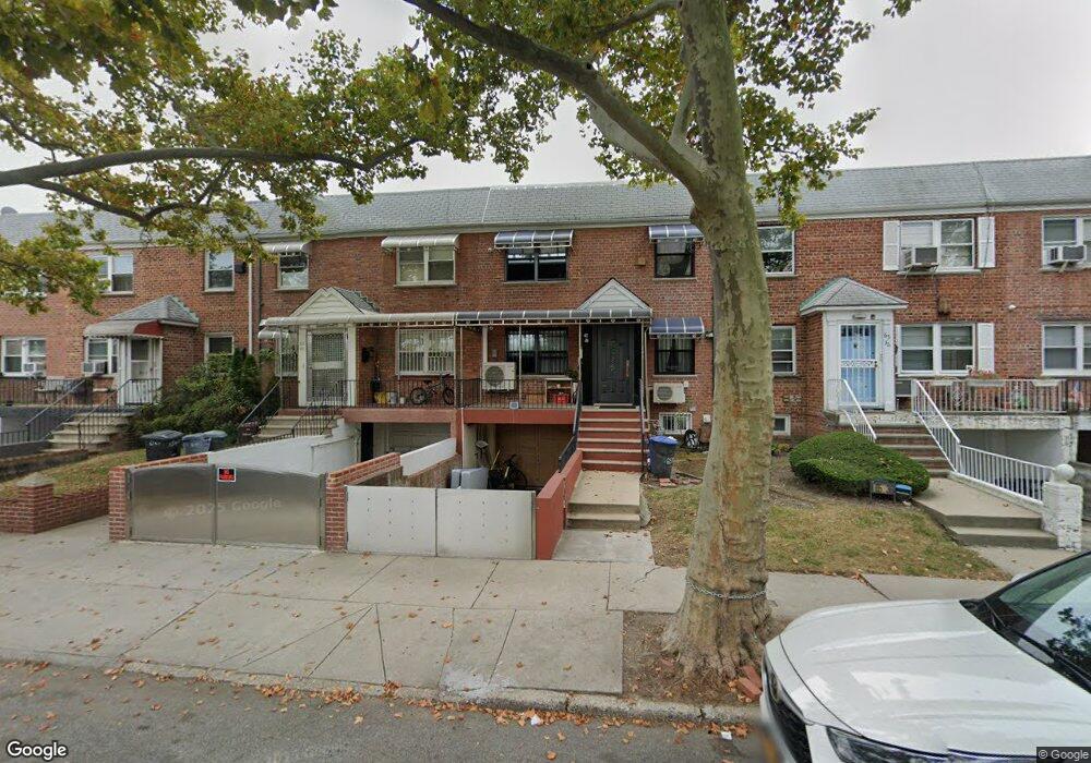 65-38 Utopia Pkwy unit 2 Fl, Flushing, NY 11365 - photo 1