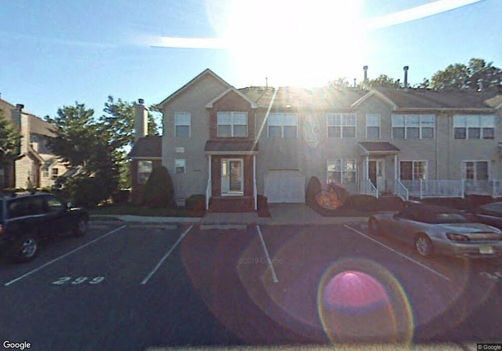 299 Vasser Dr unit 299, Piscataway, NJ 08854 - photo 1