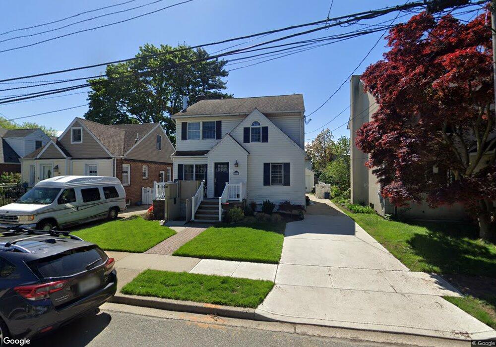 92 Kenneth Place, New Hyde Park, NY 11040 - photo 1