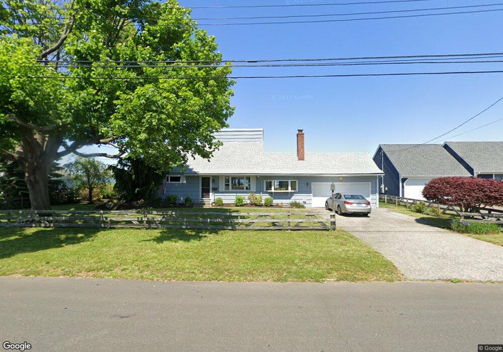 526 Riverdale Dr, Stratford, CT 06615 - photo 1