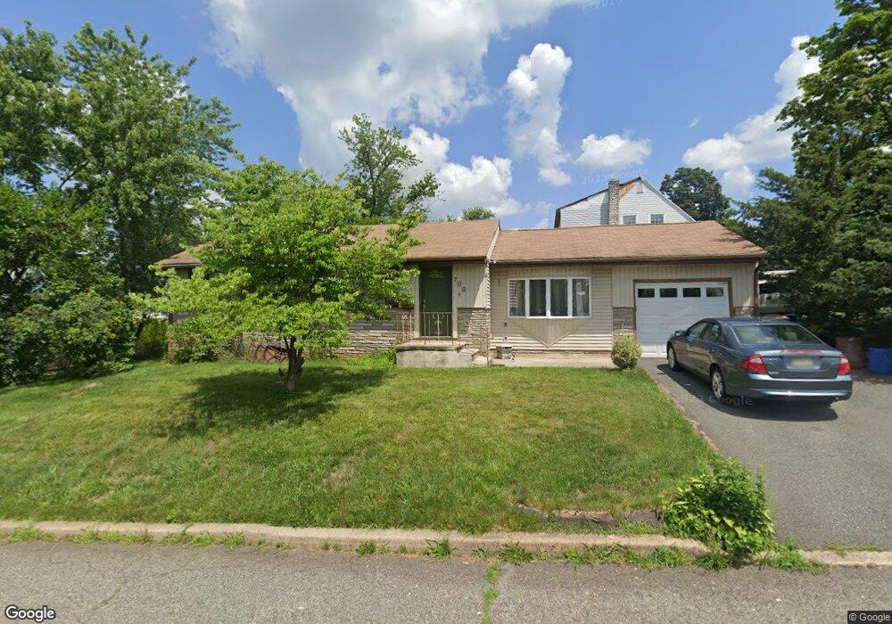 702 Brooklyn Ave, Raritan, NJ 08869 - photo 1