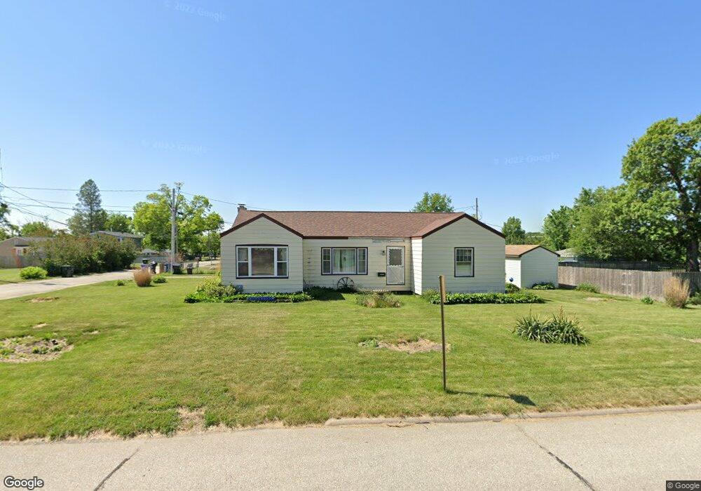 1855 46th St NE, Cedar Rapids, IA 52402 - photo 1
